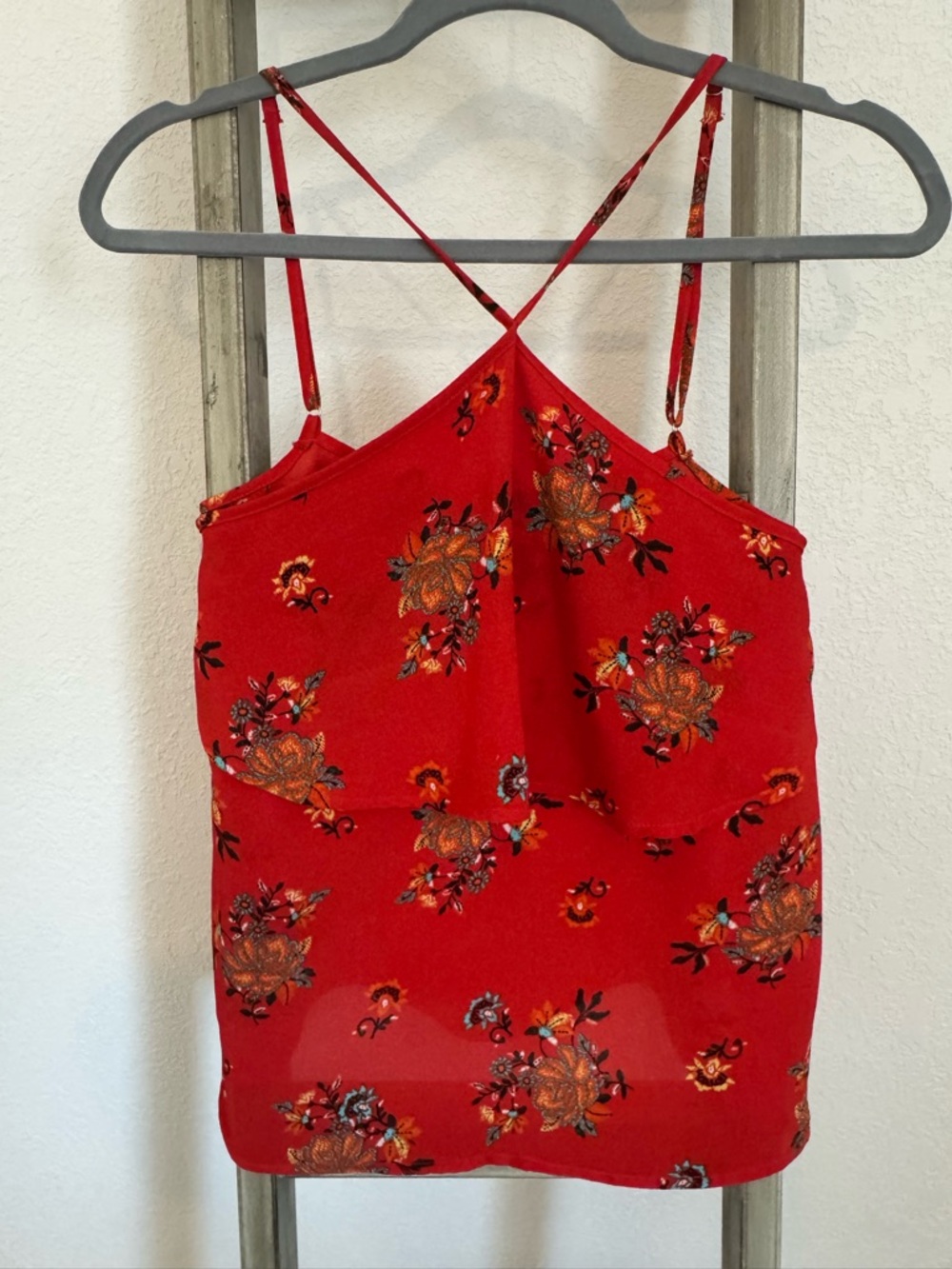 ⭐️Lily White Red Floral Spaghetti-Strap Cami⭐️3/$25